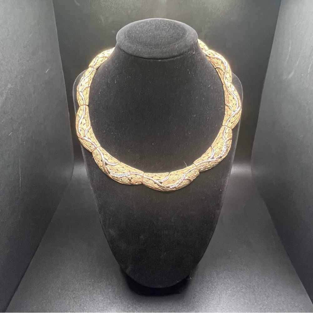 Vintage gold tone statement choker necklace rhinestone textured collar - Picture 4 of 9